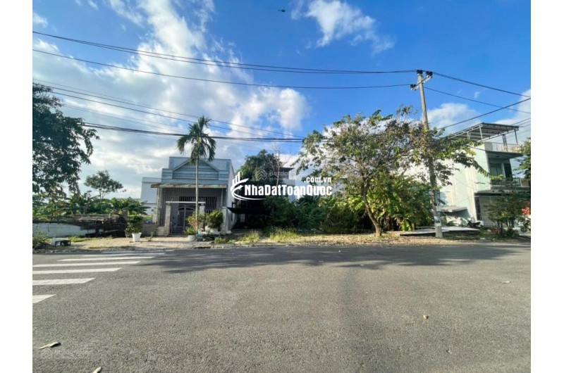 Bán đất thổ cư Hòa Hiệp 3, Liên Chiểu, Đà Nẵng. DT 90m2, giá 4.5 tỷ, sổ đỏ, hướng Đông Nam. LH: 0877661879