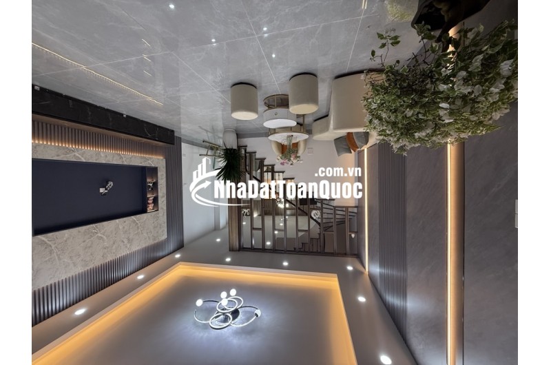  Đại La – 45m – 5 Tầng – Mặt Tiền 5m – Giá: 10.8 Tỷ