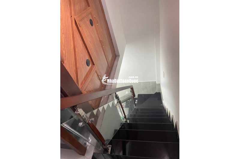 Bán nhà 3 tầng, 36m2 Bình Thành, Bình Tân. SH, 3.7 tỷ. LH: 0909898125