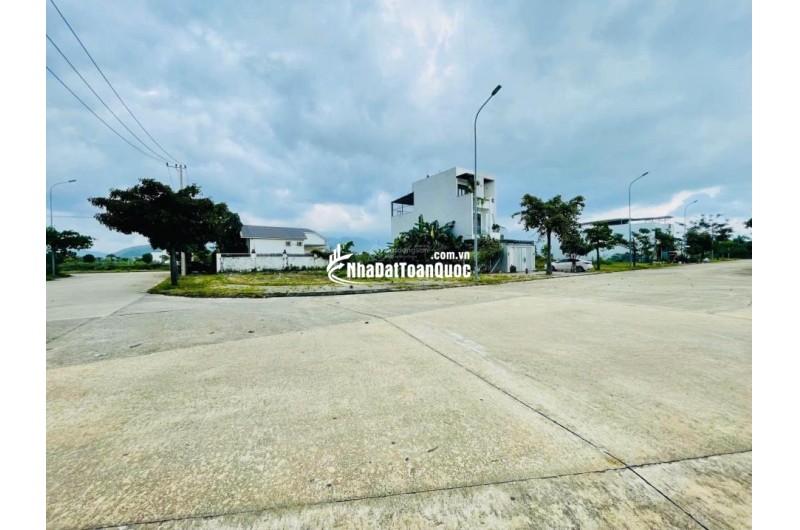 Siêu Phẩm Lô Góc Vệt 50m  Nguyễn Tất Thành, Hòa Hiệp Nam, Liên Chiểu, Đà Nẵng. 147m2, hướng Đông Nam, sổ đỏ, giá 7.2 tỷ. LH: 0877661879