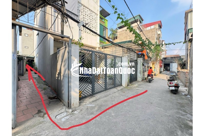 Bán nhà C4 ngõ 405 Ngọc Thuỵ 57m gần oto chỉ nhỉnh 4 tỷ. LH 0936123469