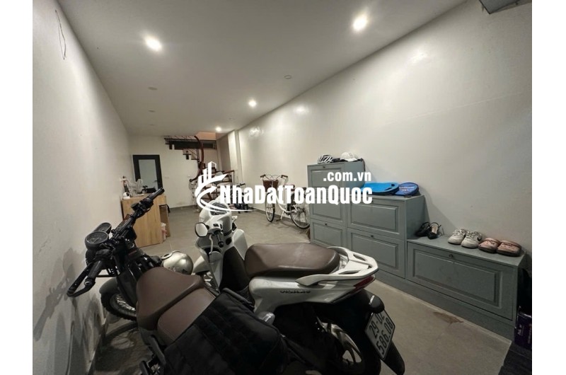 rrr Bạch Mai – Phân Lô Ô Tô Đỗ Cửa – 5 Tầng – Giá: 10,5 Tỷ