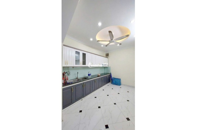 Bán nhà 4 tầng Vũ Tông Phan - Ngõ rộng ô tô đỗ sát nhà giá 4,1  tỷ - Nhà chưa sổ