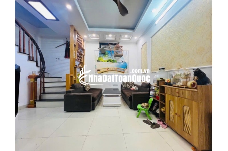 Bán nhà Vũ Tông Phan – 33m x 5 tầng mới – Ô tô đỗ cách 15m – 2 mặt thoáng, phù hợp ở kết hợp kinh doanh