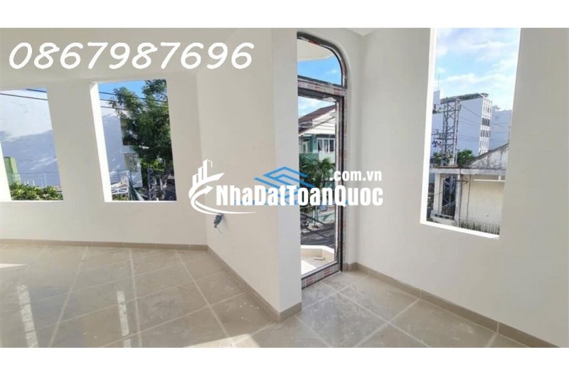 Bán Căn Góc 2 Mặt Tiền Trung Tâm Nha Trang – Nhà 4 Tầng + Tum – Giá 8 Tỷ