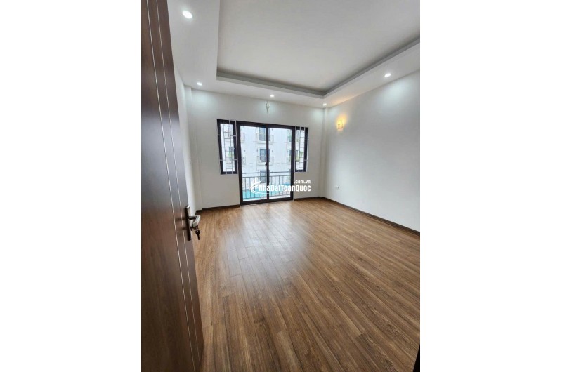 Cần bán gấp nhà Văn Miếu 46m 6 tầng, thang máy, gần ô tô hơn 12 tỷ