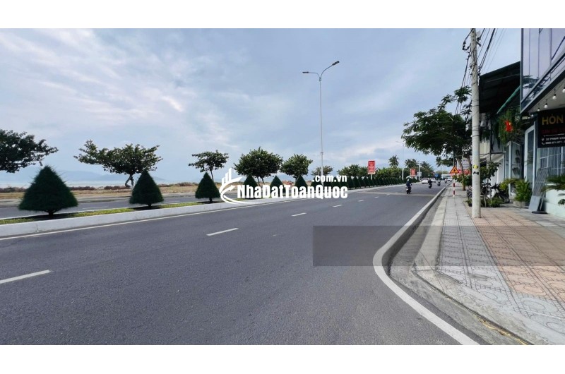 BÁN NHANH TÒA NHÀ PHỐ LÔ GÓC KINH DOANH NGHỈ DƯỠNG VIEW BIỂN PHẠM VĂN ĐỒNG NHA TRANG GIÁ BÁN 17 TỶ 500 TRIỆU 11 PHÒNG  NGỦ