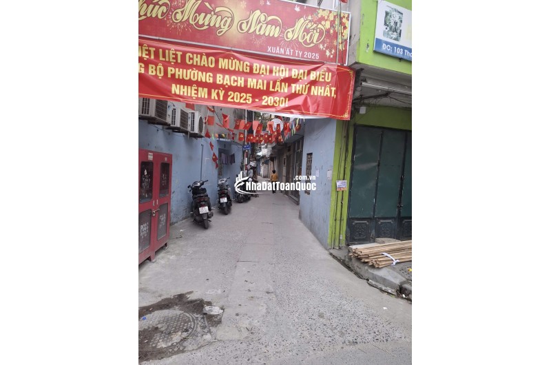 Tôi bán gấp căn nhà đẹp ở luôn ngõ 101 Thanh Nhàn, 38m2, 5 tầng, 6 phòng ngủ giá 12  tỷ có TL