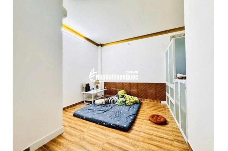 NHÀ NGON TRONG PHÂN KHÚC NHA. 
 Nhà đẹp 2 tầng – HẺM XE TẢI LUÔN – an ninh Diện tích 6x10m vuông vức – hoàn công