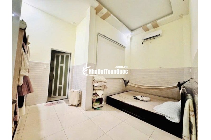 NHÀ NGON TRONG PHÂN KHÚC NHA. 
 Nhà đẹp 2 tầng – HẺM XE TẢI LUÔN – an ninh Diện tích 6x10m vuông vức – hoàn công