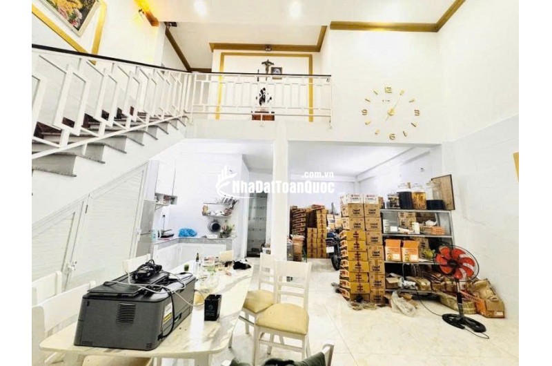 NHÀ NGON TRONG PHÂN KHÚC NHA. 
 Nhà đẹp 2 tầng – HẺM XE TẢI LUÔN – an ninh Diện tích 6x10m vuông vức – hoàn công