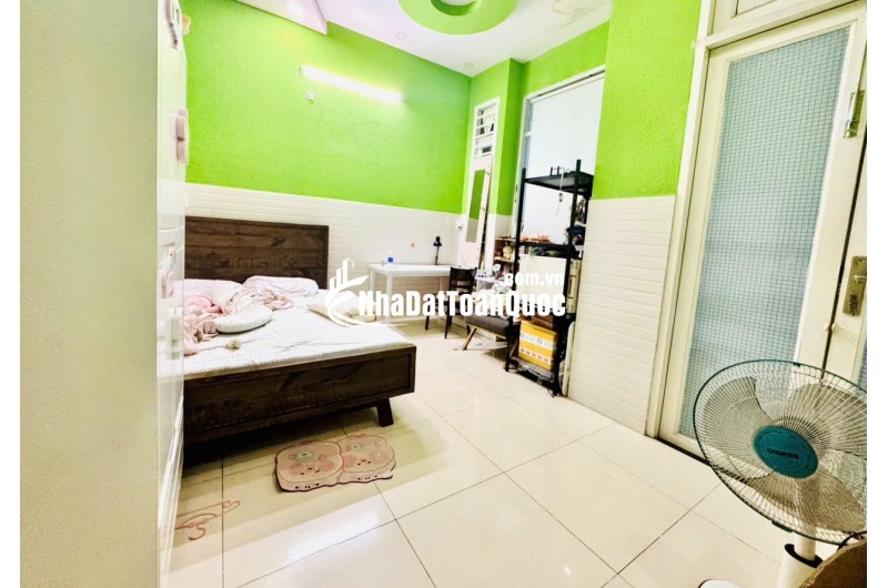  NHÀ ĐẸP 3 TẦNG – GẦN LÀNG ĐH THỦ ĐỨC – GIÁ CHỈ 4.95 TỶ 
 Khu sầm uất, thuận tiện an cư