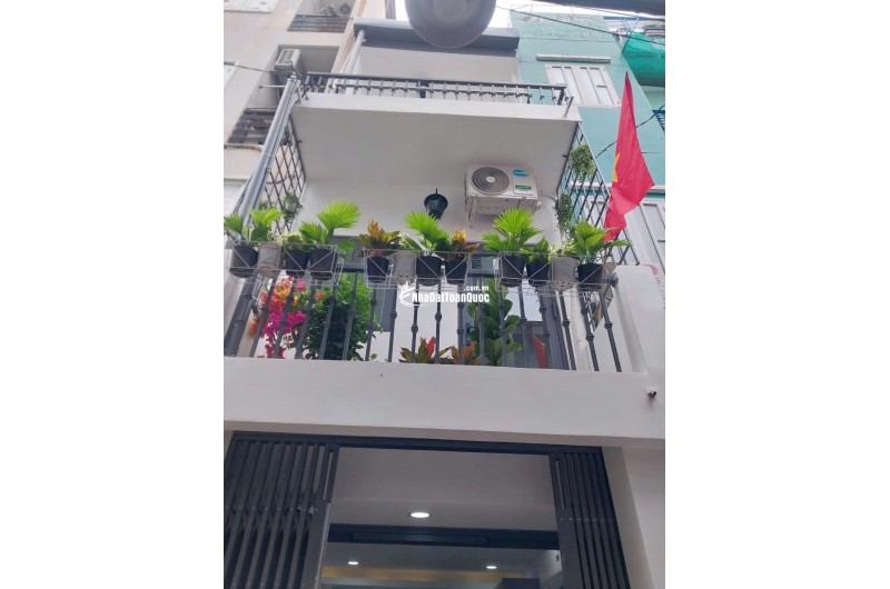 Quận 3 - CMT8- 3 tầng - Hẻm 3M - Giá 4.8 Tỷ