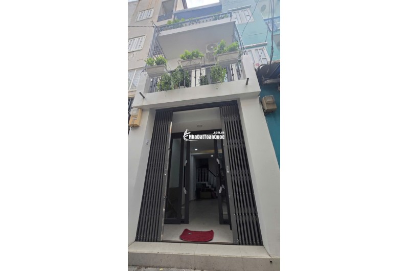 Quận 3 - CMT8- 3 tầng - Hẻm 3M - Giá 4.8 Tỷ