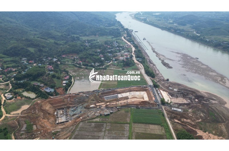 650 triệu có ngay lô đất 2 mặt tiền ven sông Đà hùng vỹ tại Kỳ Sơn, Hoà Bình