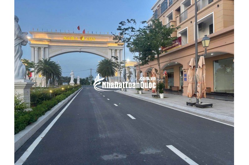 Suất Sổ hồng trao tay cuối cùng Nhà Phố 112m2 (7x18) chỉ 1,8 tỷ tại Agora city. Vũ: 0823900266