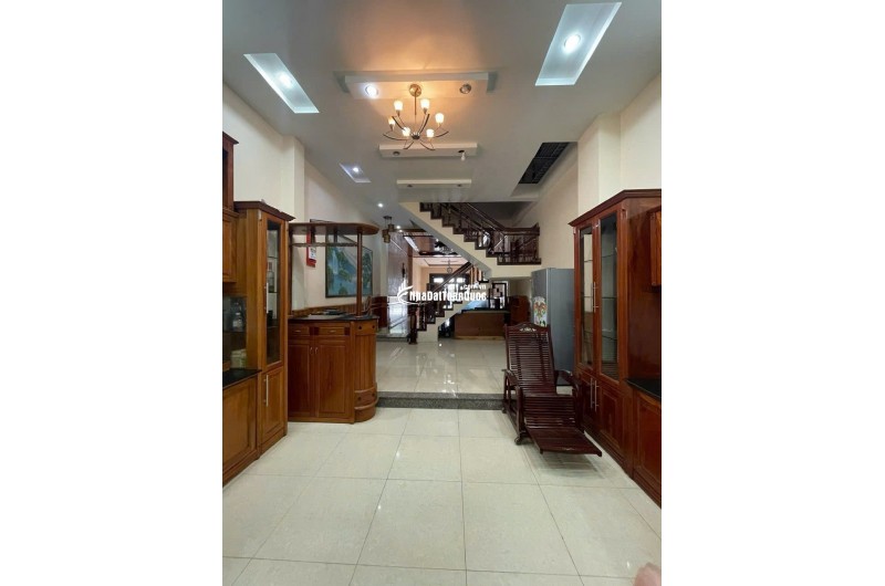 Cho thuê nhà 3 tầng nguyên căn mặt đường Lê Hồng Phong, Phước Long cũ, sát đường Cao Xuân Huy thông từ Biển vào dự án Charmora C.ty của