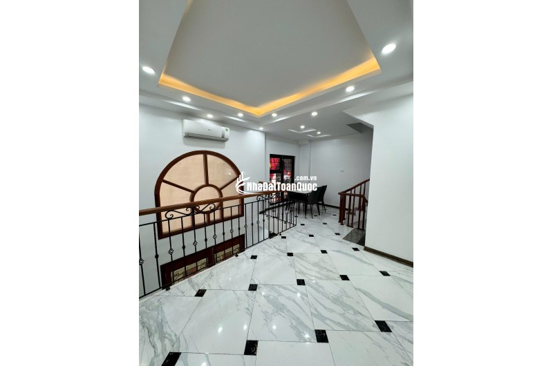 BÁN NHÀ NGỌC LÂM – FULL NỘI THẤT – 30M² – 6 TẦNG – GIÁ 8.3 TỶ