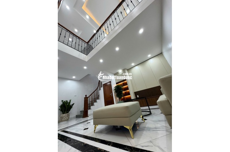 BÁN NHÀ NGỌC LÂM – FULL NỘI THẤT – 30M² – 6 TẦNG – GIÁ 8.3 TỶ