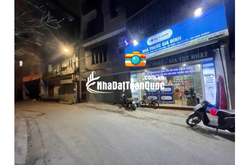 Bán nhà Nguyễn Văn Linh. 31,5m . Mặt đường kinh doanh . View hồ, ô tô tránh . Nhiều tiện ích , Tầng 1 kinh doanh được, Hàng hiếm còn xót lại . Gía