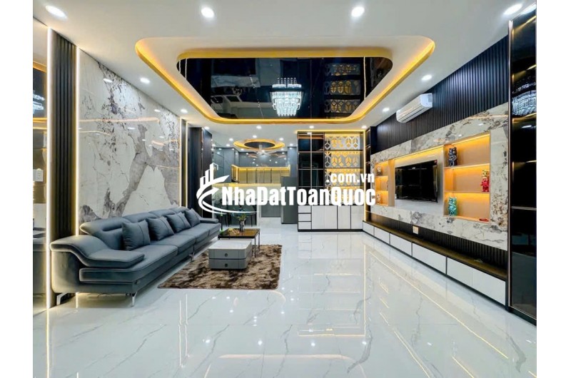 Bán ngôi nhà Hẻm Xe Hơi 7M - 4 Tầng - 5PN - Huỳnh Tấn Phát - Chỉ Nhỉnh 7T