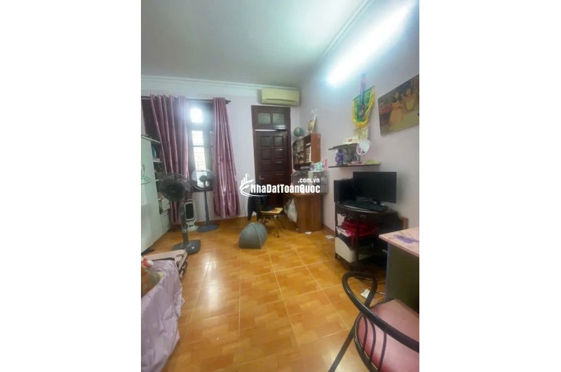 Bán nhà phân lô Ngọc Thụy – Long Biên. Diện tích 55m², 4 tầng, mặt tiền 4m, ô tô tránh, có ô chờ thang máy, giá 15.x tỷ.