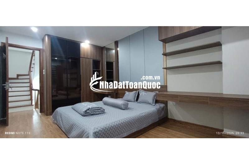 Bán Nhà 34m2- 5 tầng, full nội thất cao cấp– Đường Láng – Đống Đa– Ngõ Nông