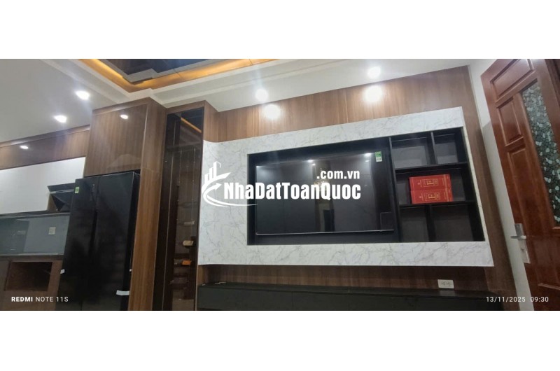 Bán Nhà 34m2- 5 tầng, full nội thất cao cấp– Đường Láng – Đống Đa– Ngõ Nông