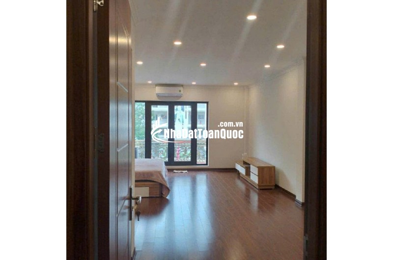 Bán nhà Nguyễn Văn Linh. 50m . Không cõ căn thứ hai. Gần trường,chợ , vinhome . Có thể kinh doanh được. Nhà 7 tầng có thang máy, full nội thất . Chủ