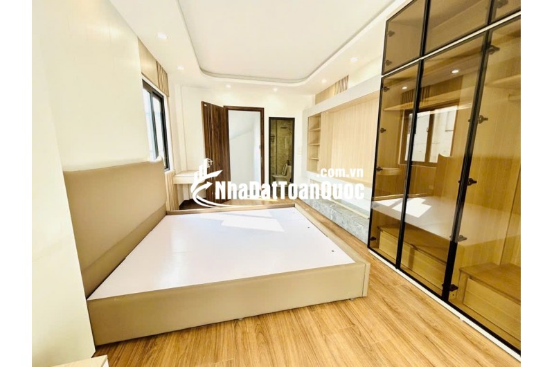  BÁN NHÀ HOÀNG MAI- LÔ GÓC - Ô TÔ - KINH DOANH THÔNG TỨ PHÍA  : 37M* 5 TẦNG * 8.95 tỷ ( Thương lượng)