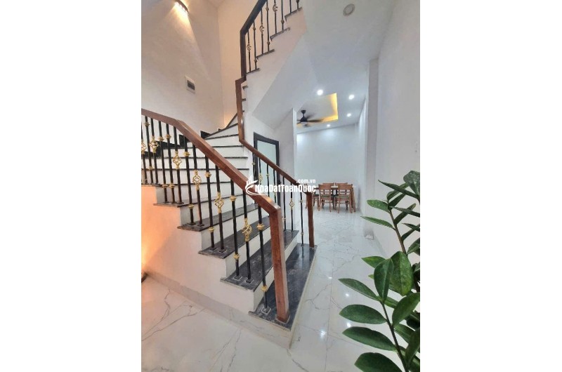 BÁN NHÀ KIM  GIANG -HOÀNG ĐẠO THÀNH MỚI TINH 37M *4 tẦNG  *8.5 TỶ ,  4 ngủ đủ  công năng,  full nội thất chỉ việc xách balo về ở