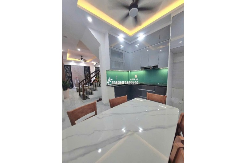 BÁN NHÀ KIM  GIANG -HOÀNG ĐẠO THÀNH MỚI TINH 37M *4 tẦNG  *8.5 TỶ ,  4 ngủ đủ  công năng,  full nội thất chỉ việc xách balo về ở