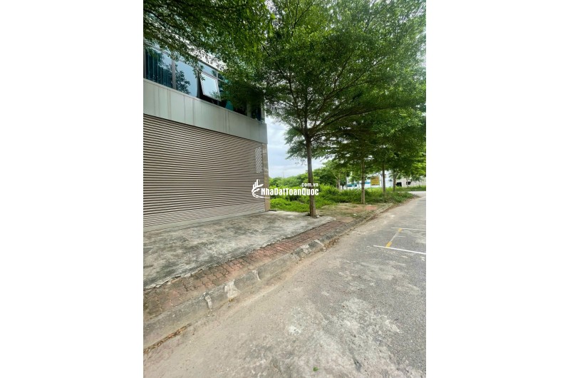 SIÊU PHẨM TRUNG TÂM VAI RÉO – PHÚ CÁT – HOÀ LẠC
DÀNH CHO BÁC NÀO ĐANG TÌM LÔ ĐẸP ĐỂ Ở HOẶC ĐẦU TƯ