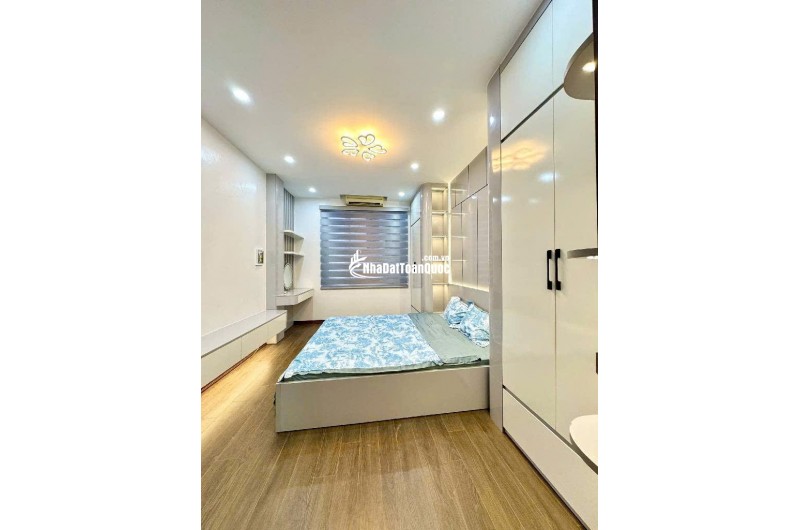  NHÀ ĐẸP GIẢI PHÓNG - Ô TÔ - NGÕ THÔNG 32M *5 tầng * 7.85 tỷ thương lương mạnh