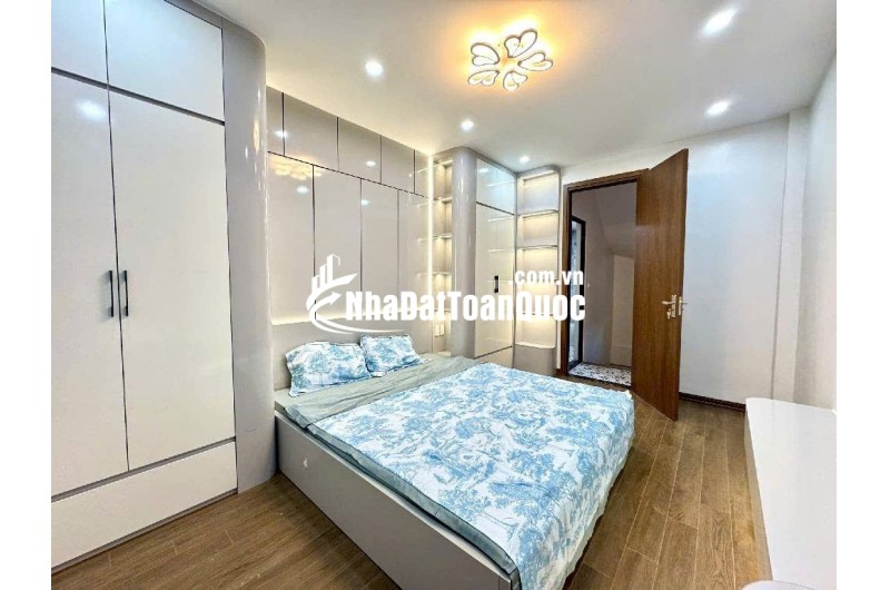  NHÀ ĐẸP GIẢI PHÓNG - Ô TÔ - NGÕ THÔNG 32M *5 tầng * 7.85 tỷ thương lương mạnh