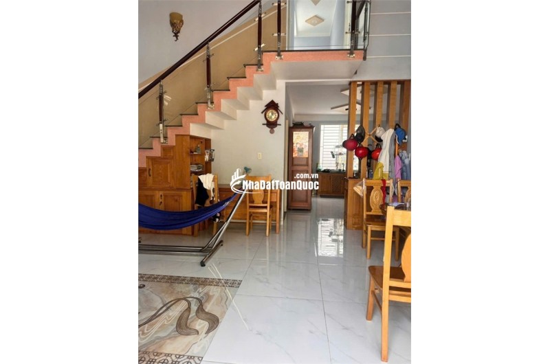 NP1053 bán nhà phố 1 lầu thiết kế 3 phòng ngủ, dân cư dân trí cao, an ninh