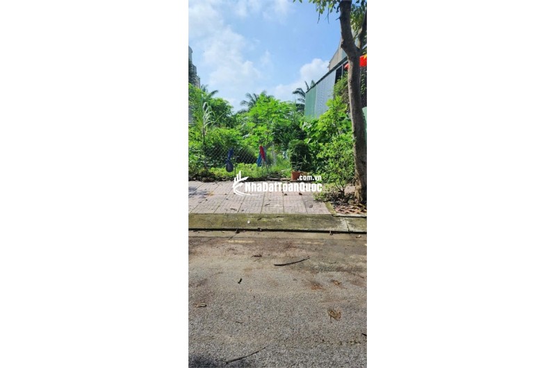 D400 bán rẻ lô đất đẹp khu dân cư đông đúc, khu vực trung tâm thuận tiện nhiều KCN