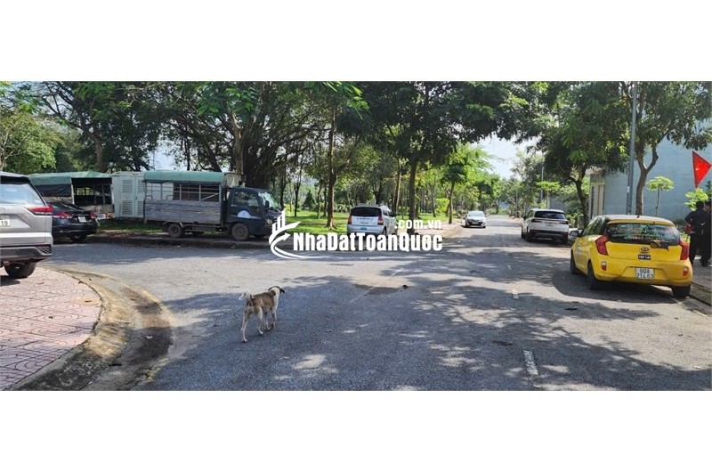 D400 bán rẻ lô đất đẹp khu dân cư đông đúc, khu vực trung tâm thuận tiện nhiều KCN