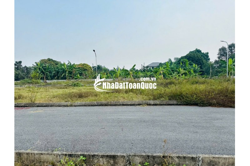 CẦN BÁN GẤP - LÔ ĐẤT 2 MẶT TIỀN ĐẸP NHẤT KHU VỰC CỔ ĐÔNG - HÒA LẠC chưa tới 2 tỷ