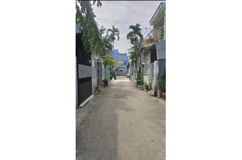 Nhà  trung tâm phường Long Trường, Q9 hiếm bán
3,85ty Đường trước nhà 6m, sổ sẵn nhà