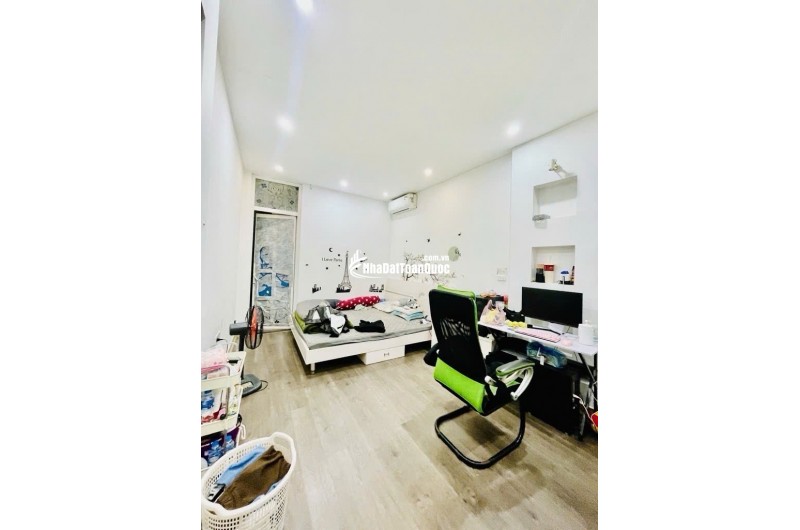 BÁN NHÀ ĐỊNH CÔNG  48M * 4 Tầng *11.65 tỷ Thương lượng mạnh- Ô TÔ ĐỖ CỬA - FULL NỘI THẤT ĐẲNG ÃCẤP.NGÕ THÔNG RỘNG 5M