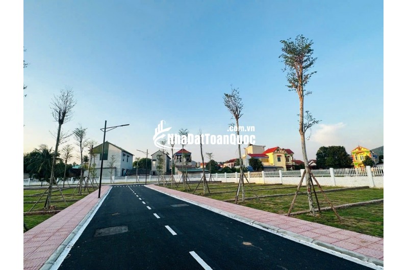 Chính chủ vk ck em  làm việc cho một cty ở Hà Nội - Đã có sổ   giá . .  nhỉnh 1ty