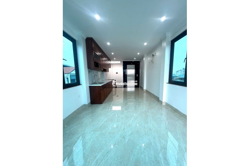 Bán nhà -Định Công Thượng- 37m2 – 6 tầng thang máy – ô tô – kinh doanh – ngõ thông- chào 11.5 tỷ.