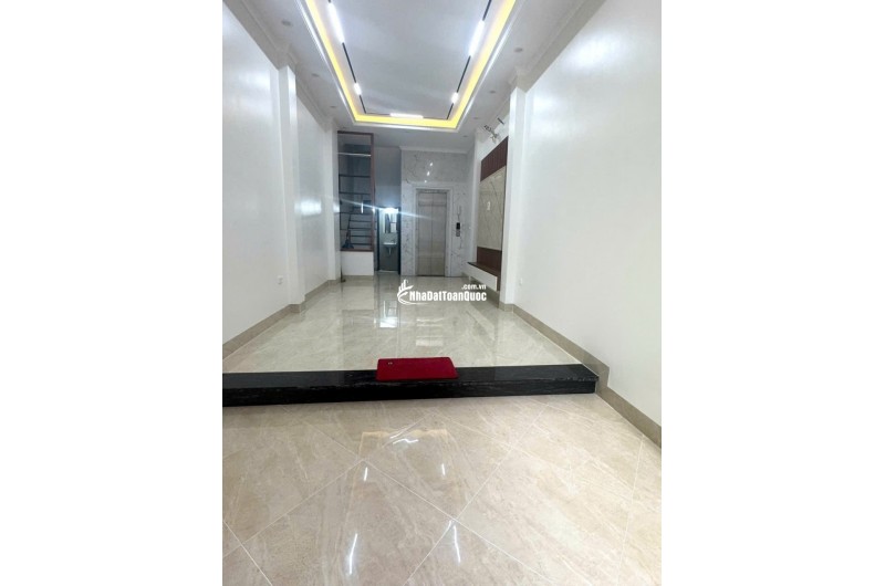 Bán nhà -Định Công Thượng- 37m2 – 6 tầng thang máy – ô tô – kinh doanh – ngõ thông- chào 11.5 tỷ.