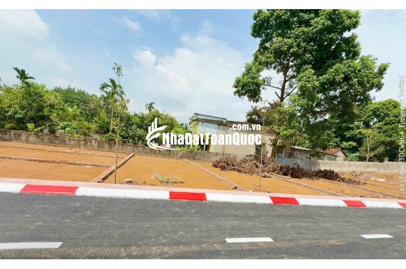 tôi chuyển đổi kinh doanh nên cần tiền bán gấp mảnh đât 300tr đất ở đô thị xung quanh đủ tiện ích