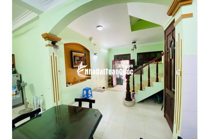 BÁN CĂN 65M-3 TẦNG HƠN 22 TỶ Ở TRUNG TÂM - LÔ GÓC - NGÕ NÔNG - GẦN PHỐ - CỰC THOÁNG - KINH DOANH NHỎ - TIỆN ÍCH BẠT NGÀN- 3 BƯỚC RA PHỐ