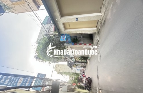 Bán đất Phố Trạm, Ngõ Thông oto, 50m ngay aeomall. LH 0936123469