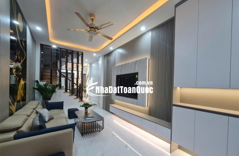 Bán nhà riêng Hoàng Mai, giá 10.6 tỷ, DT 48m2, nhà đẹp mới koong 10m ô tô gần