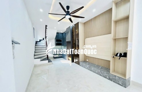  BÁN NHÀ HOÀNG MAI- LÔ GÓC - Ô TÔ - KINH DOANH THÔNG TỨ PHÍA  : 37M* 5 TẦNG * 8.95 tỷ ( Thương lượng)