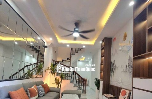 BÁN NHÀ KIM  GIANG -HOÀNG ĐẠO THÀNH MỚI TINH 37M *4 tẦNG  *8.5 TỶ ,  4 ngủ đủ  công năng,  full nội thất chỉ việc xách balo về ở